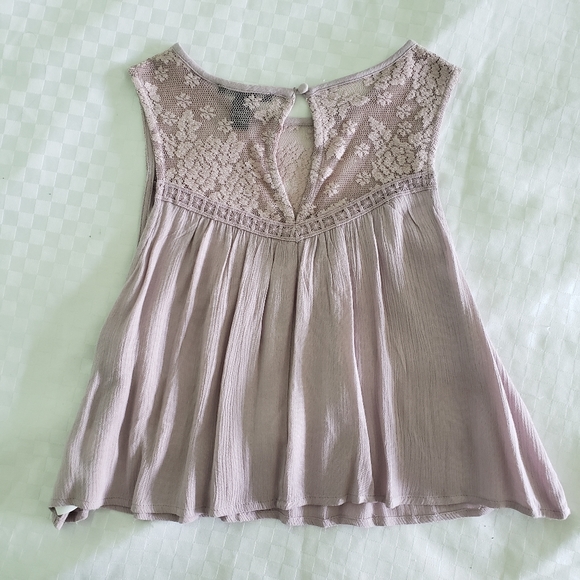 Forever 21 flowy lacy top - Picture 2 of 4